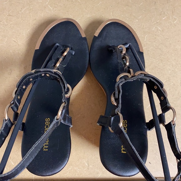 Maurices black/gold open toe heels with corkscrew. Size 8 4” heel - Picture 8 of 11